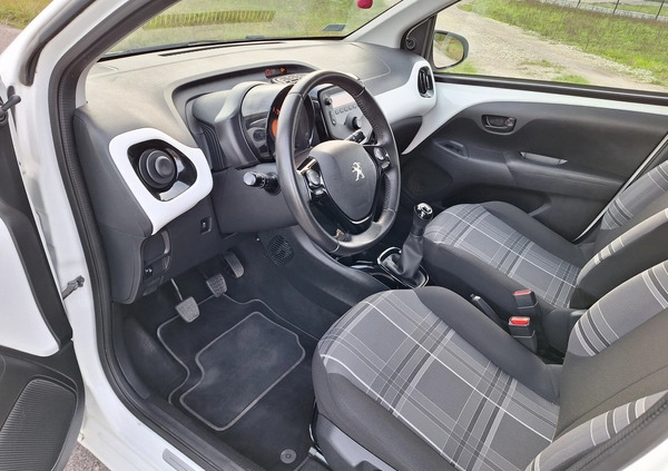 Peugeot 108 cena 27900 przebieg: 39800, rok produkcji 2016 z Rawicz małe 277